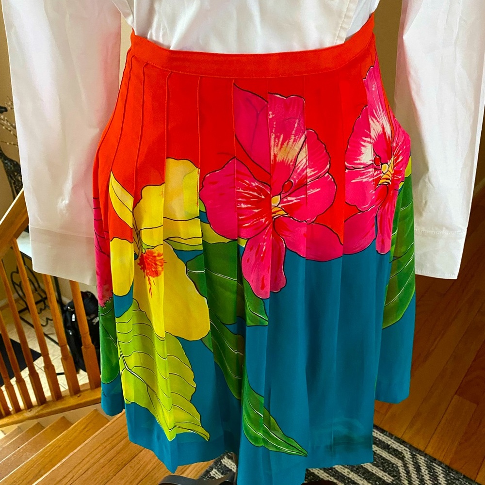 Women’s tropical floral skirt